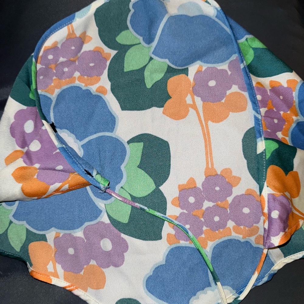 Backless top - Picture 3 of 3